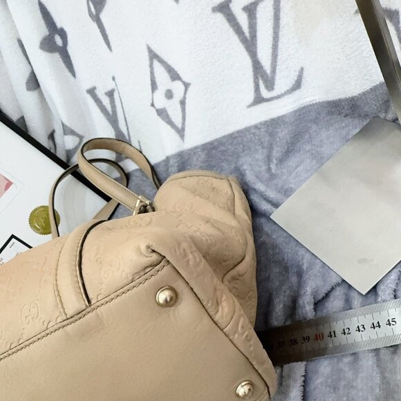 Gucci Beige Leather Medium GG Britt Tote - Picture 3 of 10